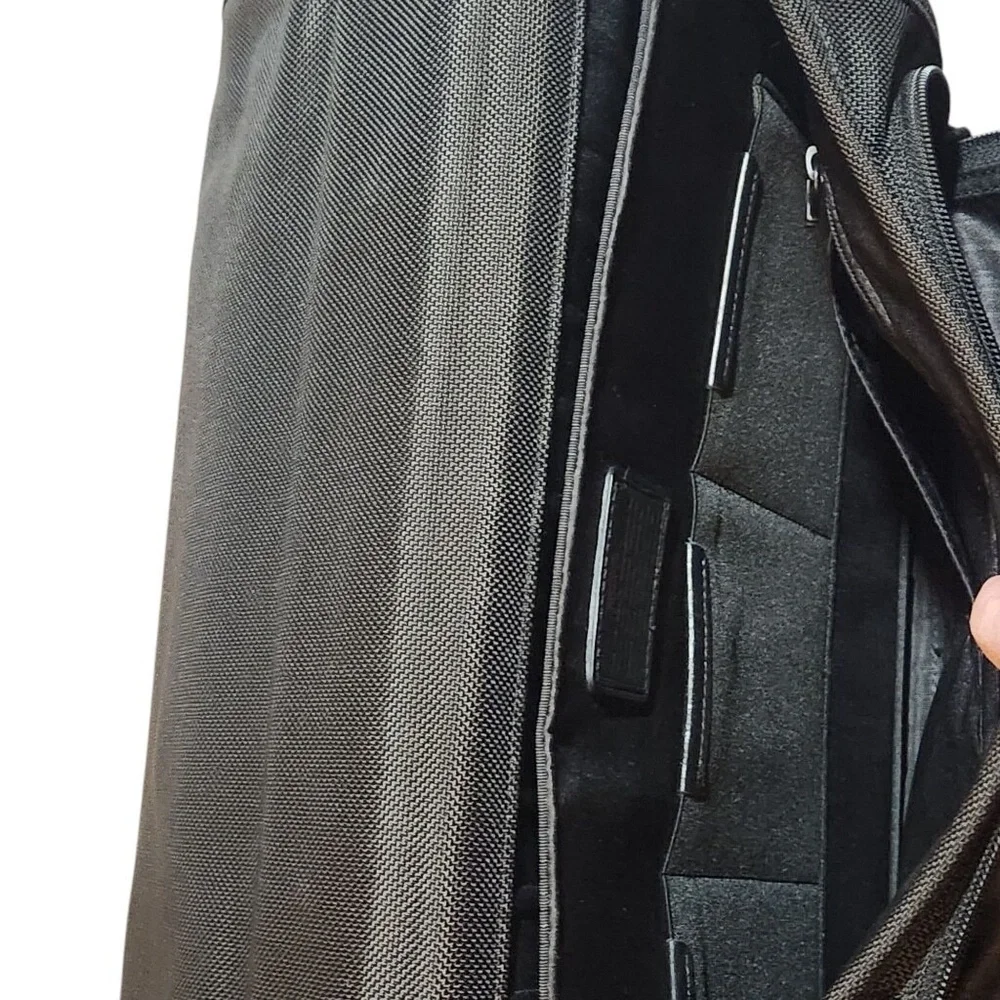 Tumi Black Laptop Briefcase Messenger Bag Men